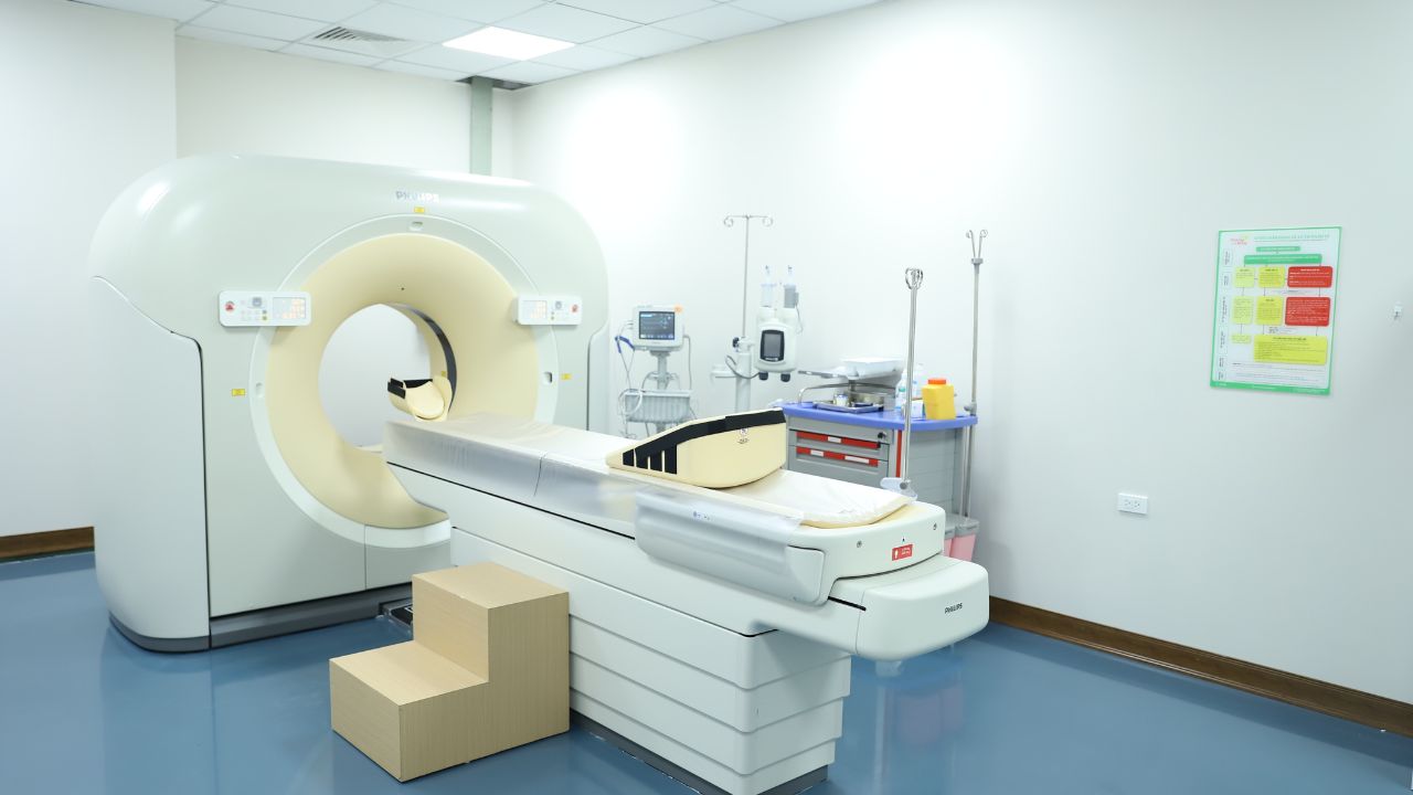 (Máy CT Scanner 128 dãy ở Bệnh viện đa khoa Phương Đông)