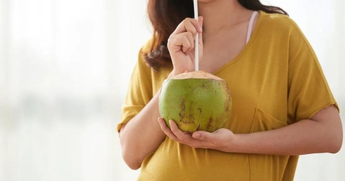 Cổ tử cung ngắn có nên uống nước dừa?