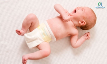 Phản xạ sơ sinh là gì? Khám phá các phản xạ nguyên thủy của trẻ sơ sinh