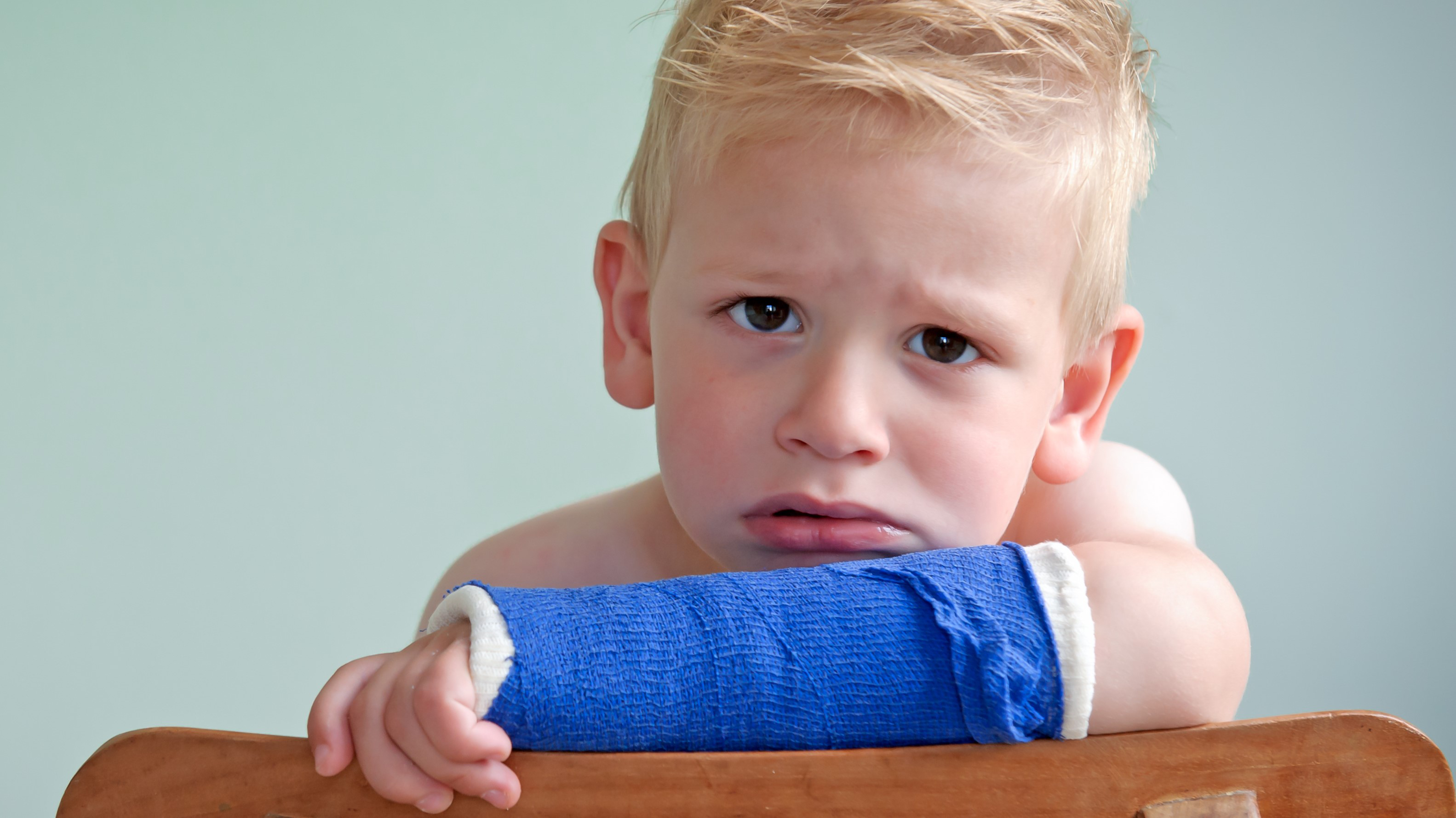 Gãy xương cẳng tay ở trẻ em: Những điều ba mẹ cần biết