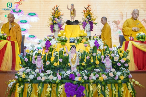 Trang nghiêm Kính mừng Đại lễ Phật đản (PL 2568 - DL 2024) tại BVĐK Phương Đông 