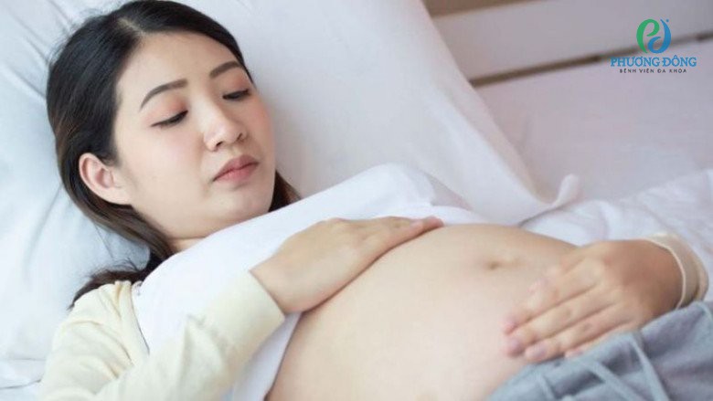 Nằm ngửa khi mang thai 3 tháng cuối có nguy hiểm không?