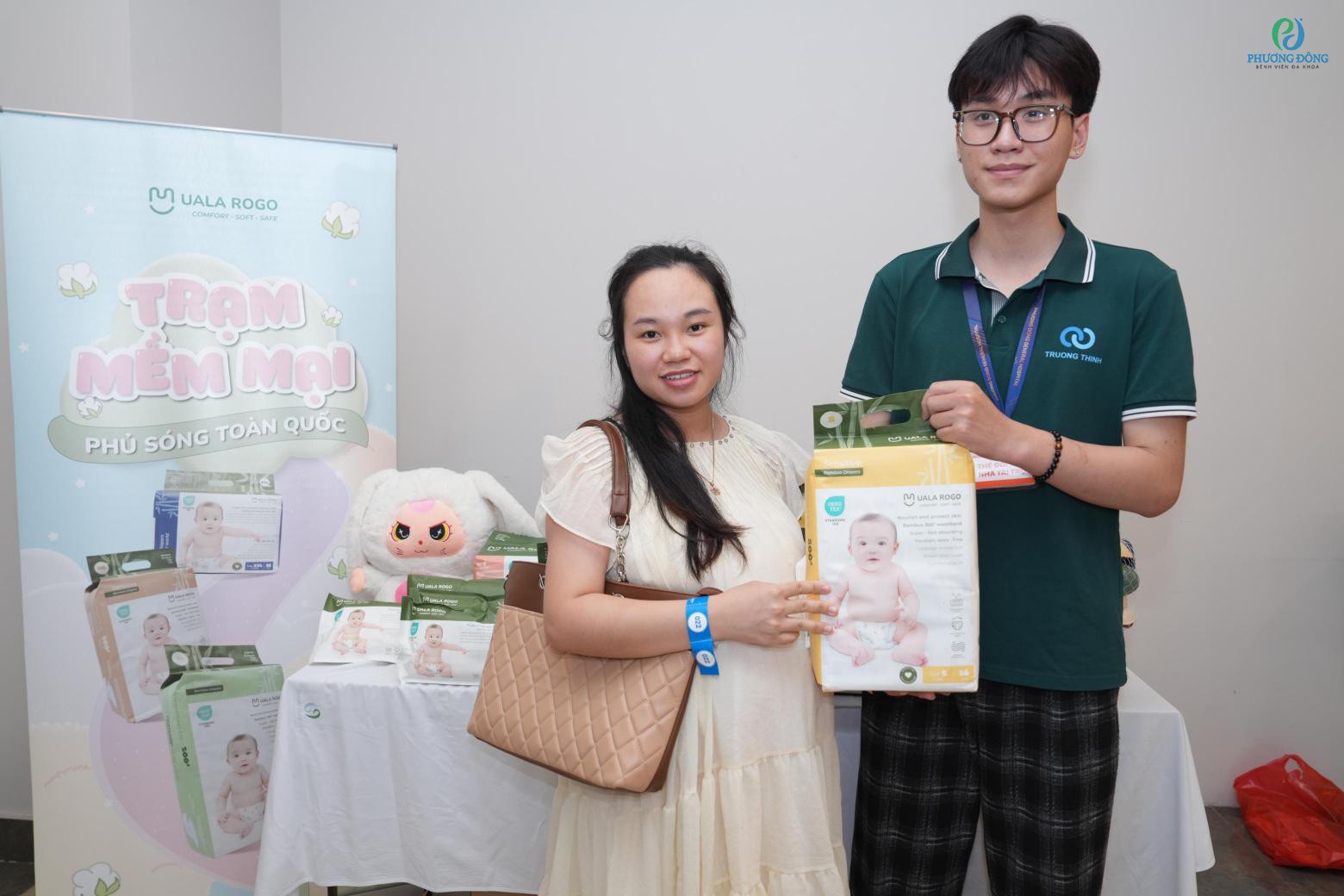 Những hình ảnh đẹp nhất của Uala Rogo tại hội thảo thai sản ngày “trở lại”  