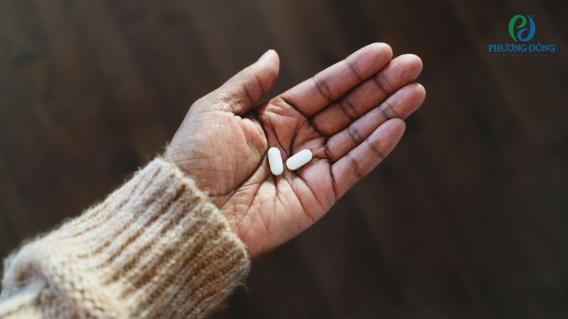 Bác sĩ Cơ Xương Khớp trả lời: Bị gai cột sống có nên uống canxi?