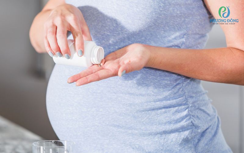 Sử dụng thuốc và điều trị theo chỉ định của bác sĩ