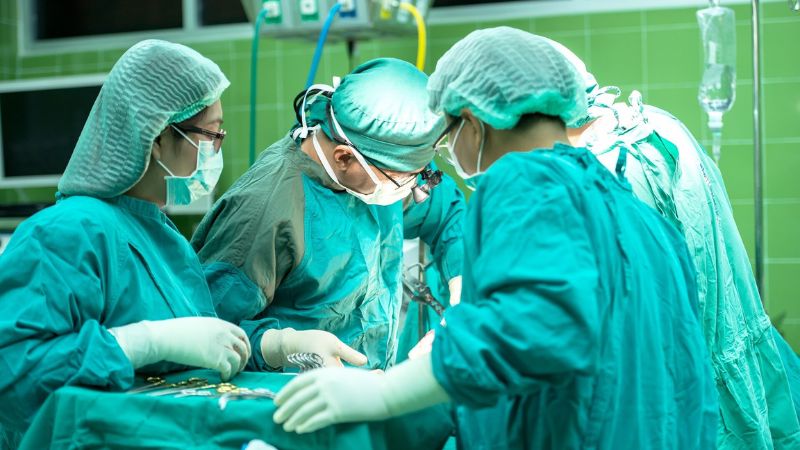 Trẻ em sinh ra với dị tật này cần được can thiệp ngoại khoa sớm