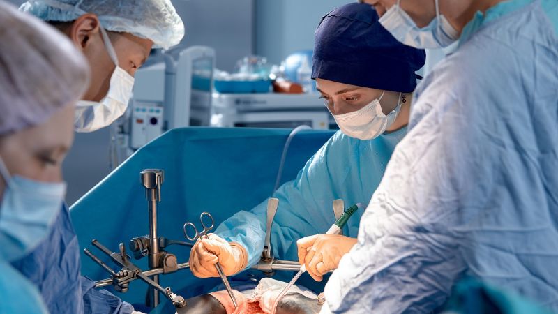 Các bác sĩ sẽ cân nhắc can thiệp ngoại khoa cho bệnh nhân tuỳ trường hợp