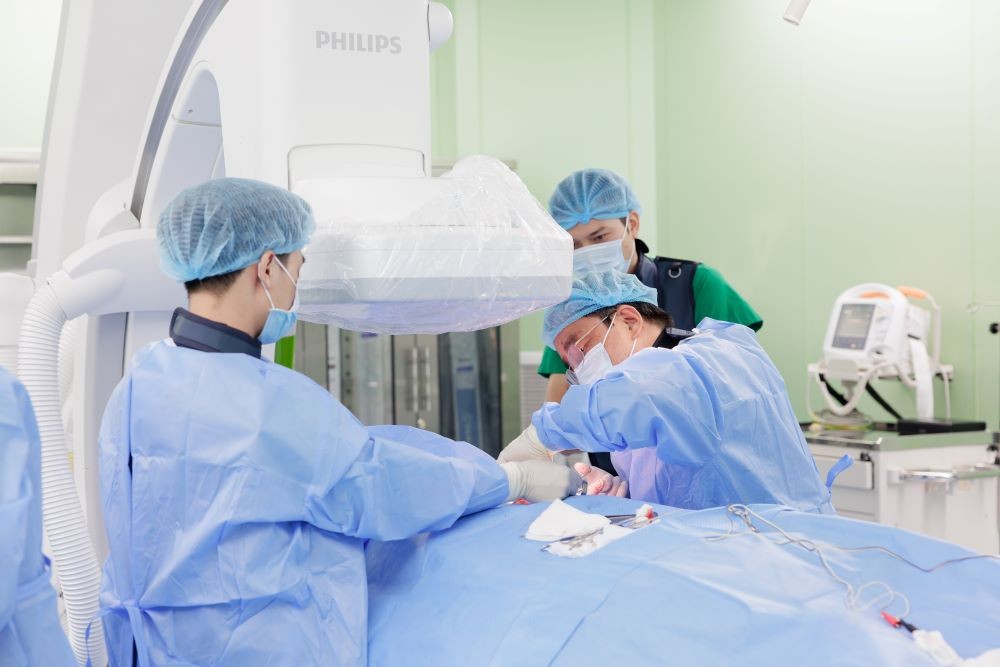 Bệnh nhân mắc hội chứng QT dài được cứu sống nhờ cấy máy phá rung tim tự động Bệnh nhân mắc hội chứng QT dài được cứu sống nhờ cấy máy phá rung tim tự động