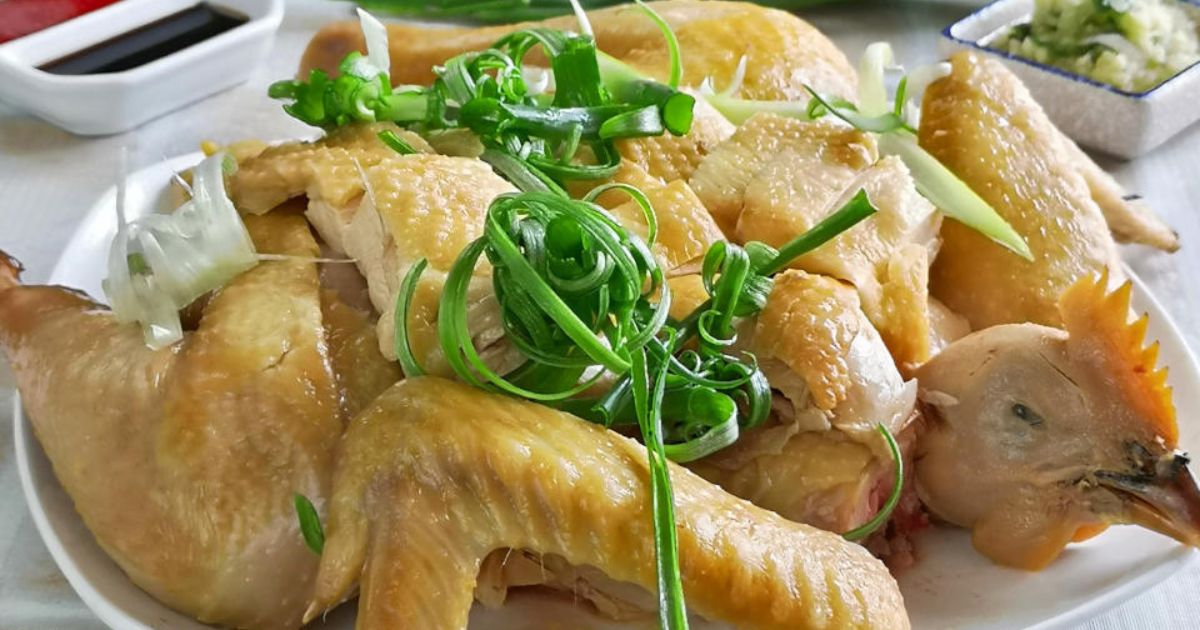 Bạn nên tạm thời kiêng thịt gà khi mới mổ xong