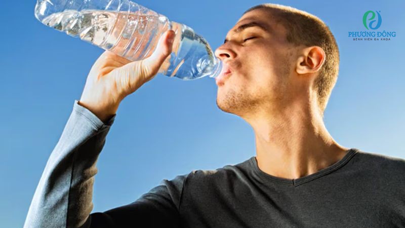 Đều đặn bổ sung nước trước, trong và sau mỗi trận đấu