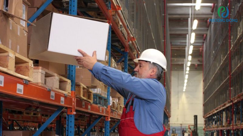 Thường xuyên đưa tay quá cao khiến cơ liên sườn đau nhức