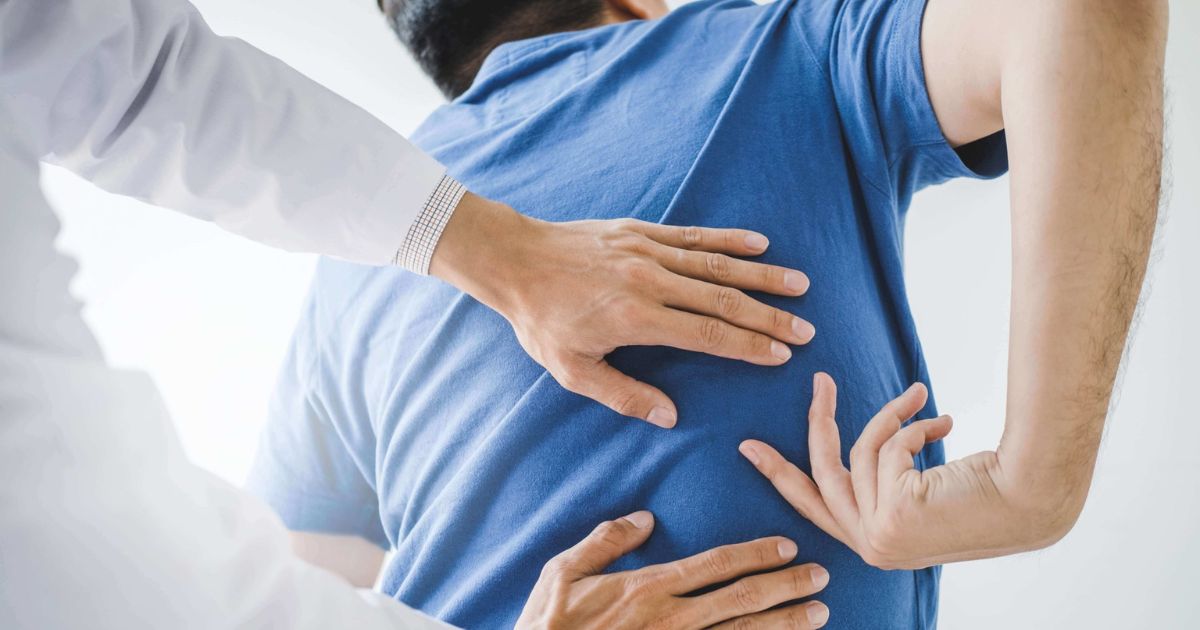 Bạn có thể tập vật lý trị liệu để giảm nhẹ các cơn đau lưng