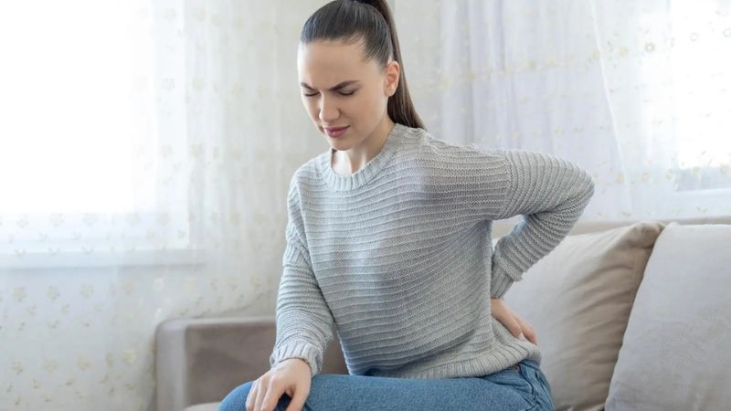 Các cơn đau ở thắt lưng có thể báo hiệu bạn đang bị đau dây thần kinh toạ