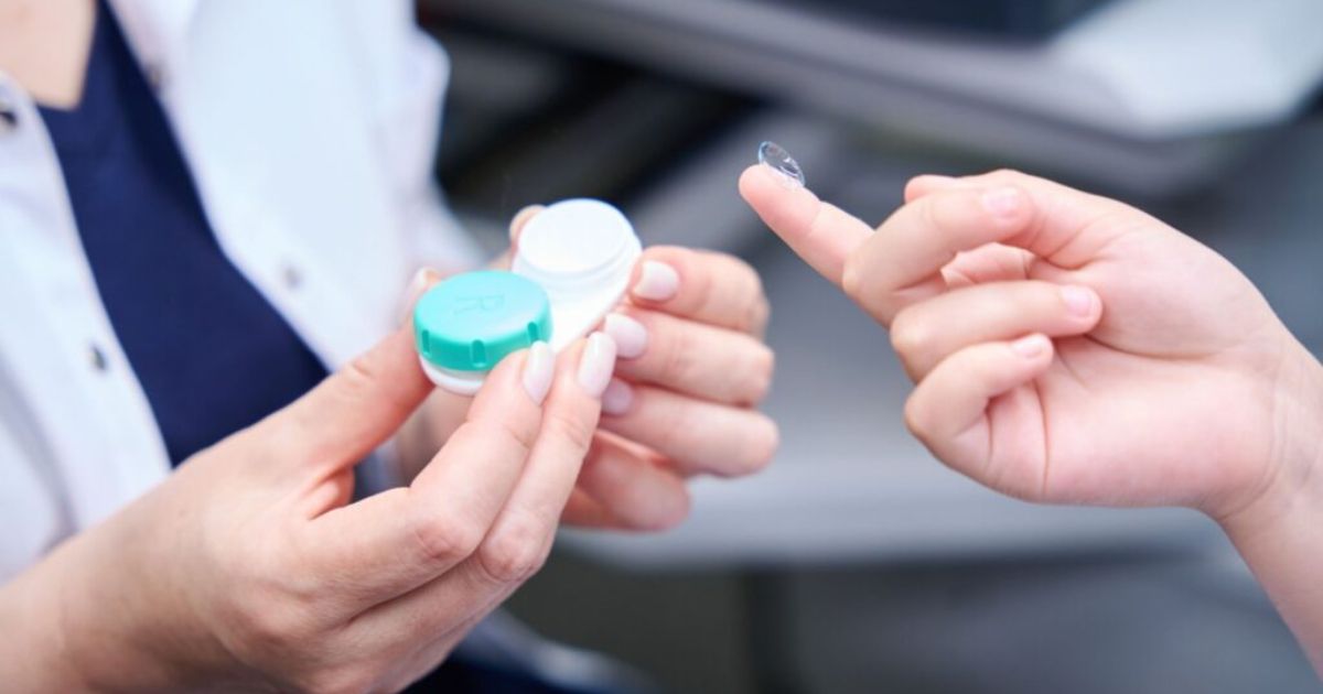 Bạn chỉ nên đeo kính áp tròng dưới 6h/ ngày