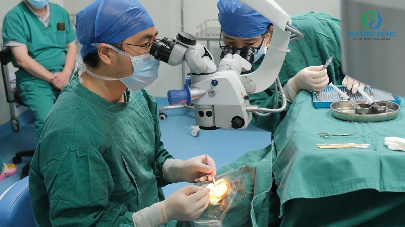 Điều trị sụp mí mắt bằng cách thay đổi thói quen sinh hoạt hoặc can thiệp phẫu thuật