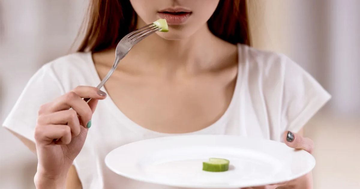 Chế độ ăn uống thiếu chất cũng là nhân tố thúc đẩy khiến người bệnh bị mắt thâm