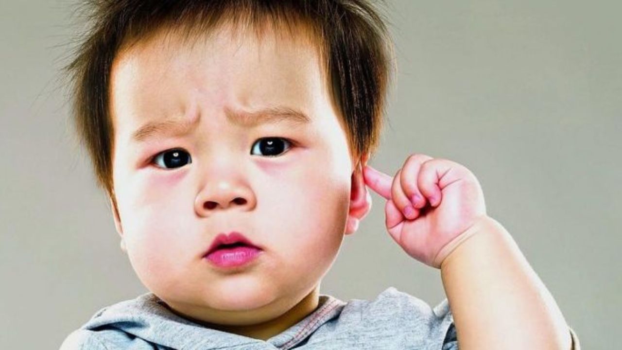Thủng màng nhĩ có thể khiến bé không nghe thấy gì trong thời gian ngắn