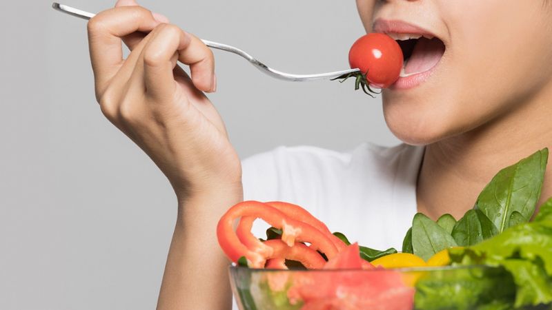 Hãy tập thói quen ăn chậm nhai kỹ