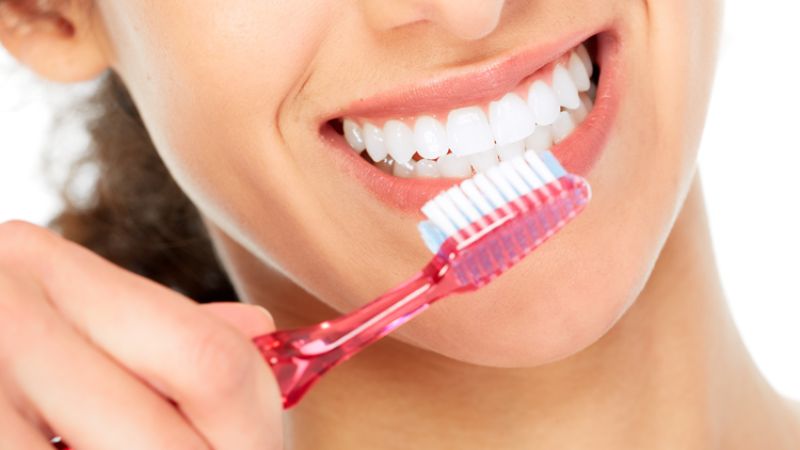 Giữ vệ sinh răng miệng là cách đơn giản nhất để phòng chống các vấn đề răng miệng