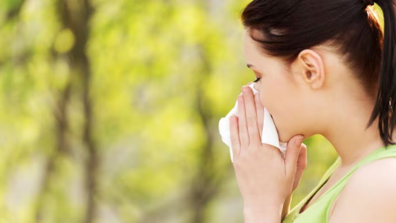 Cơ địa nhạy cảm với các tác nhân như mùi hương cũng có thể khiến bệnh nhân có nguy cơ viêm mũi cao hơn