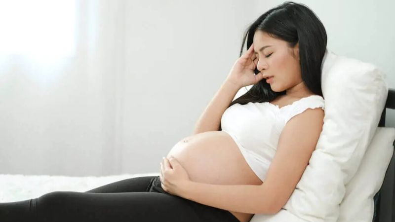 Các cơn đau kéo dài có thể khiến sản phụ khó ngủ, mất ngủ