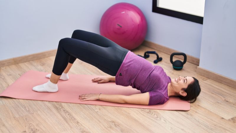 Hãy dành thời gian tập các bài rèn luyện cơ khi phục hồi sau sinh