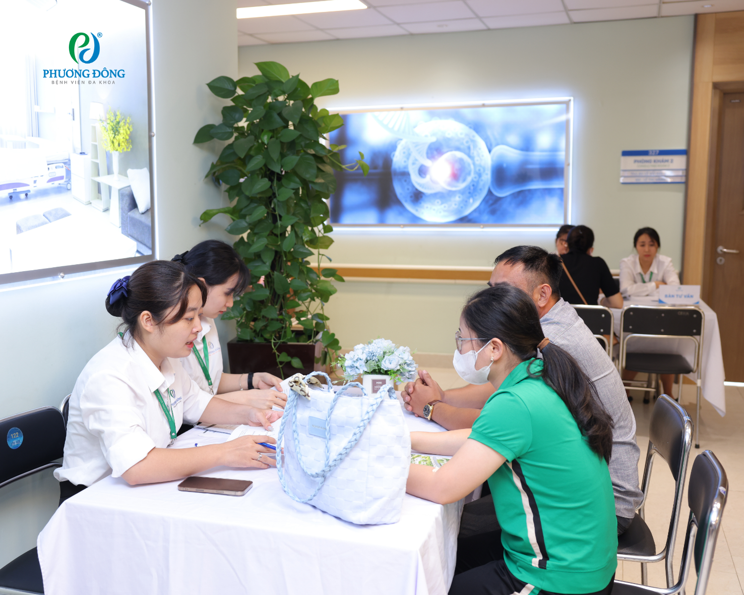 Khép lại một hội thảo đặc biệt - Trao đi cơ hội đón con yêu “tiết kiệm” tới các gia đình hiếm muộn