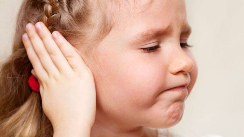 Nếu không điều trị kịp thời, bệnh nhi có thể bị viêm tai giữa