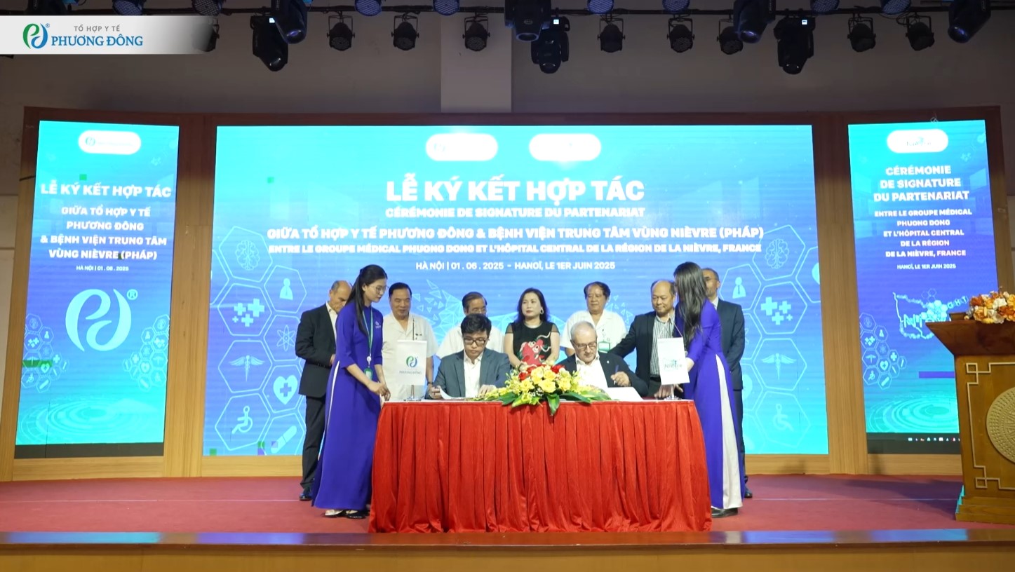 TOÀN CẢNH CHUYẾN THĂM VÀ KÝ KẾT HỢP TÁC CỦA ĐOÀN CHUYÊN GIA Y TẾ PHÁP TẠI TỔ HỢP Y TẾ PHƯƠNG ĐÔNG