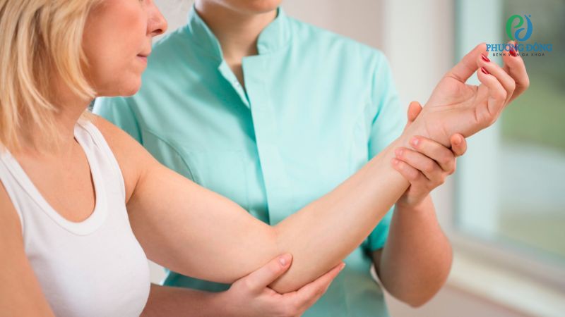 Rạn xương tay bao lâu thì khỏi?