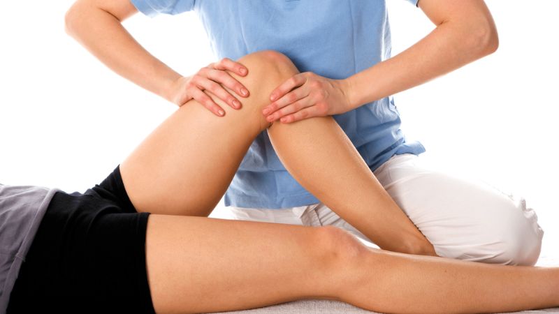 Tập vật lý trị liệu có thể giảm hỗ trợ người bệnh vận động linh hoạt hơn