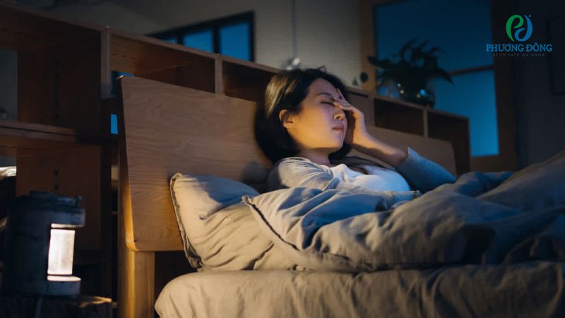 Đau nhức xương khớp về đêm kéo dài ảnh hưởng đến nhiều mặt đời sống