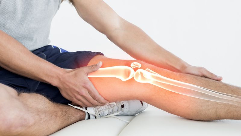 Các chấn thương có thể kích thích gây ra tình trạng phù tuỷ