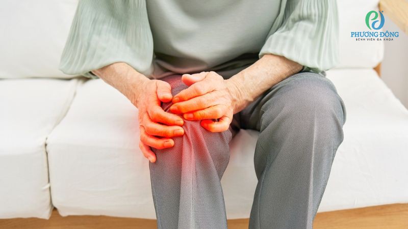 Người lớn tuổi có nguy cơ thoái hóa khớp cao hơn người trẻ