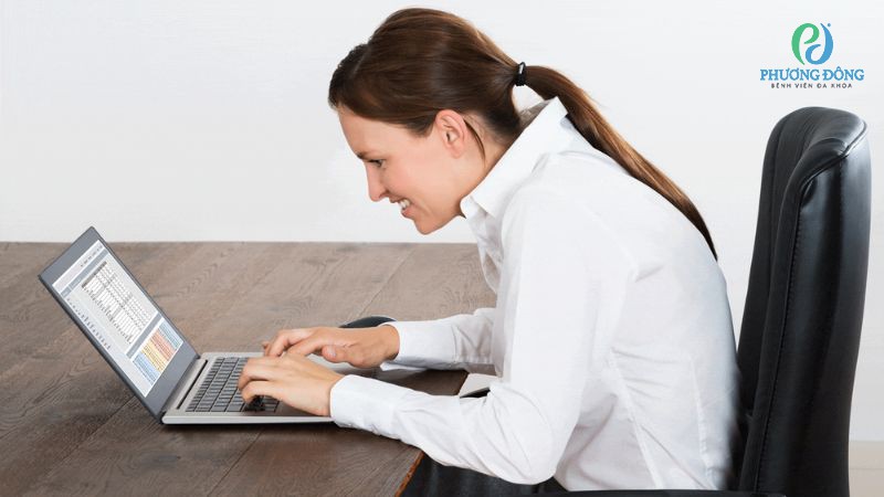 Nhóm yếu tố nguy cơ gia tăng chứng vẹo cột sống