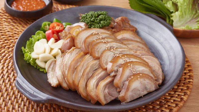 Không nên ăn quá nhiều các món ăn có nguồn gốc từ móng giò