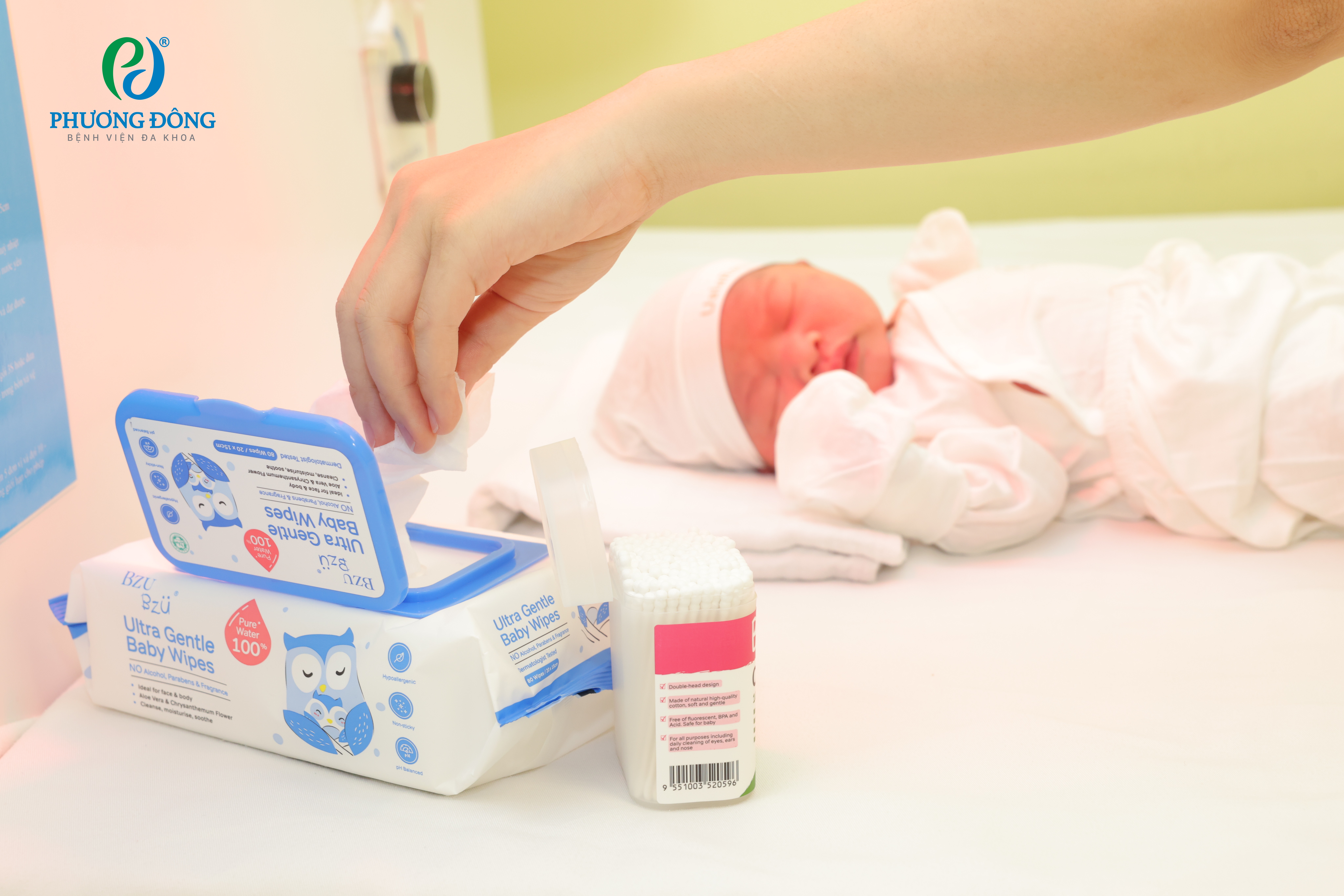 Những phút giây đầu đời của bé luôn được nâng niu, chăm sóc trọn vẹn bằng sự dịu dàng và an toàn nhất