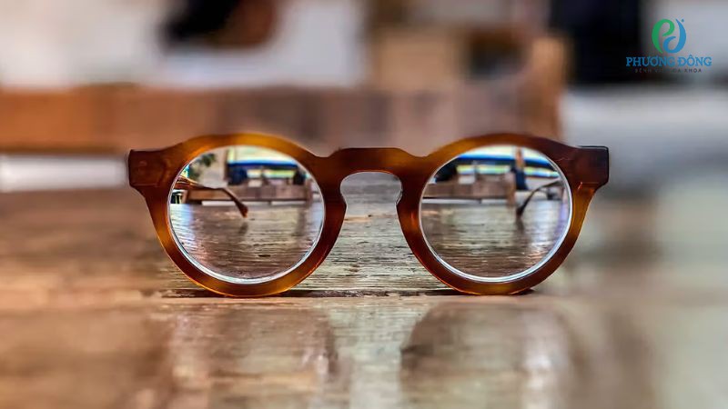 Người cận 6 độ không thể giảm độ tự nhiên