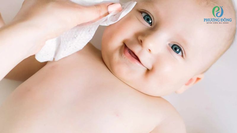 Vệ sinh mắt giúp giảm thiểu tác động, mức độ ảnh hưởng từ virus hoặc vi khuẩn