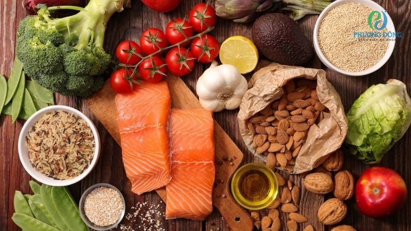 Vai trò của dinh dưỡng trong việc giúp làm mờ thâm và cải thiện sức khoẻ đôi mắt