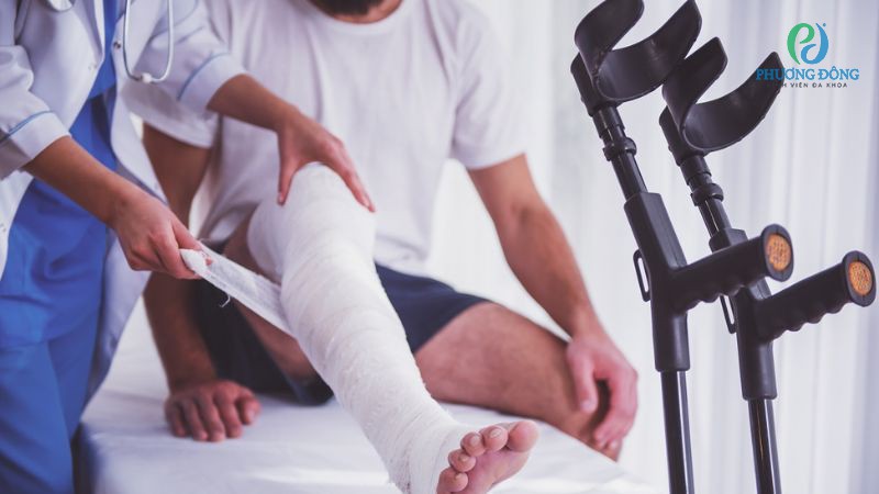 Vệ sinh, chăm sóc đều đặn theo hướng dẫn y khoa giúp xương nhanh chóng hồi phục