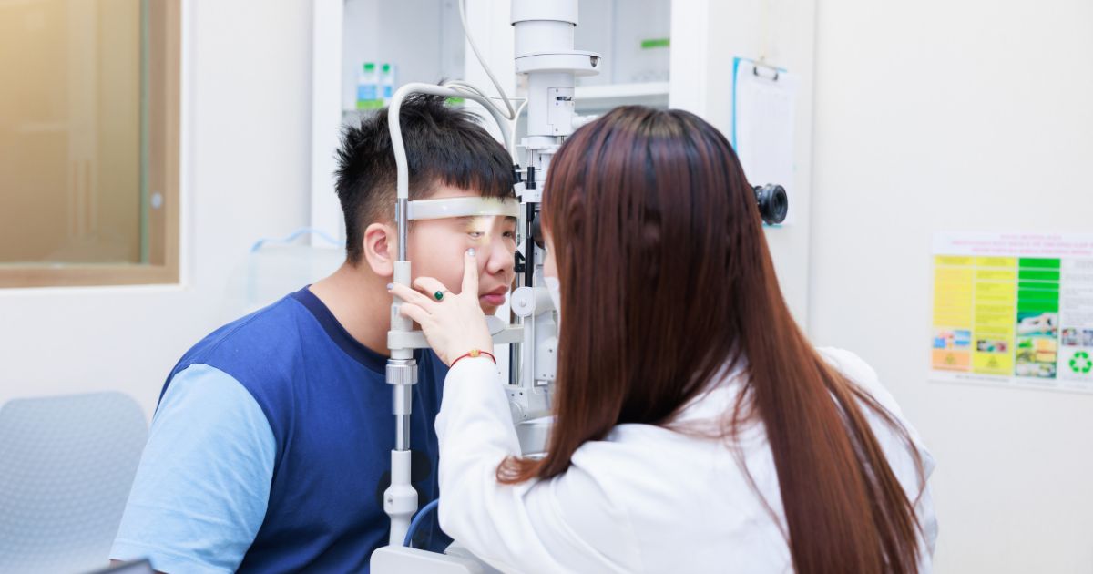 Võng mạc bị xuất huyết là bệnh nguy hiểm, cần đi thăm khám sớm 