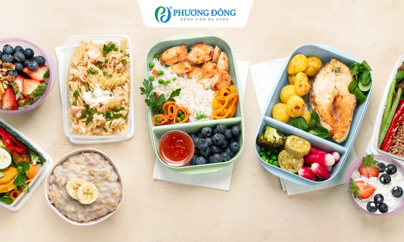 Người bệnh ung thư nên chia ra ăn nhiều bữa nhỏ