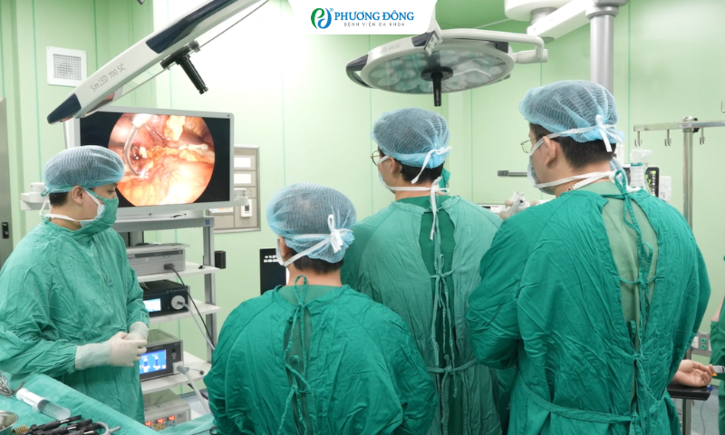 Thai phụ IVF 20 tuần được thông tắc cổ đài thận, bảo toàn thai kỳ nhờ tán sỏi ngược dòng ống mềm