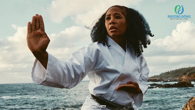 Người sử dụng khớp vai mỗi ngày có nguy cơ cao bị nứt rách sụn viền