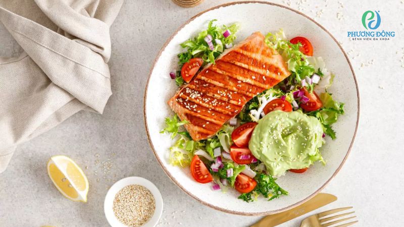 Bệnh nhân basedow nên ưu tiên bổ sung protein, vitamin D, omega-3, kẽm và canxi