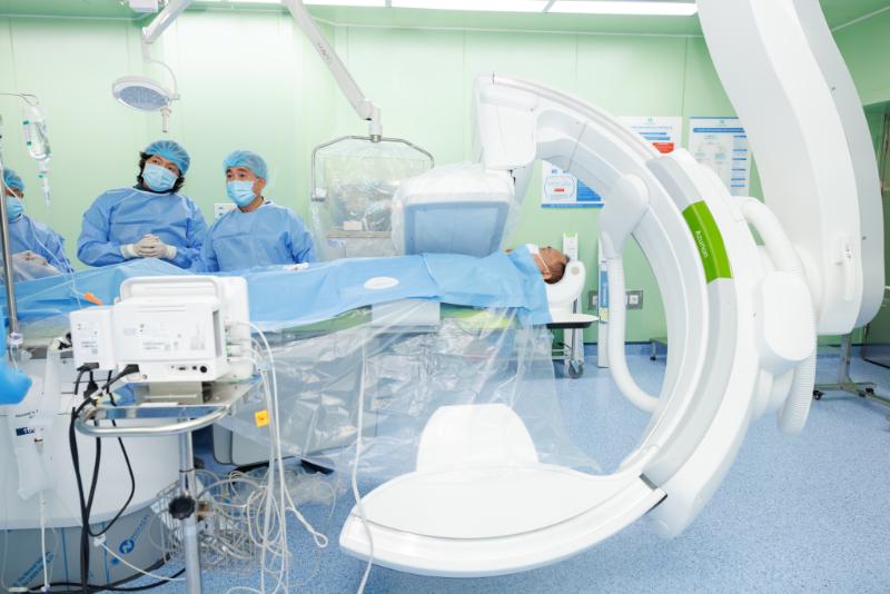 Hệ thống phòng can thiệp tim mạch hiện đại