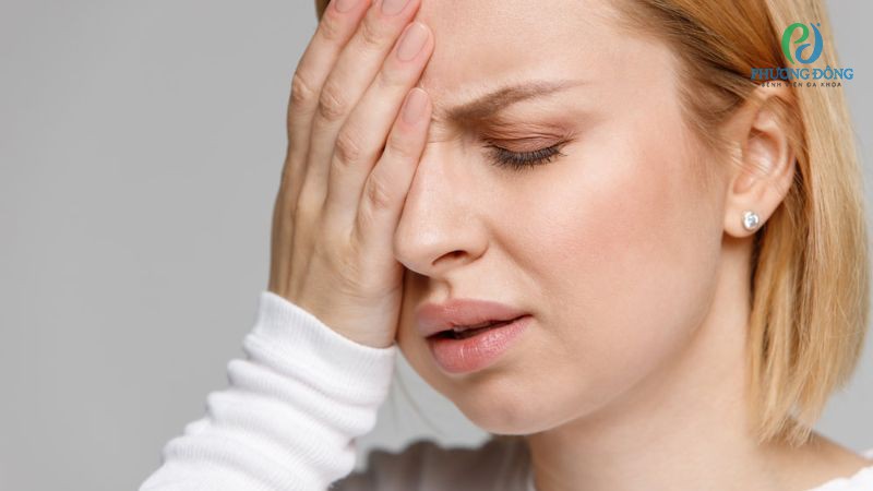 Bác sĩ Nhãn khoa trả lời: Bóc giả mạc mắt có đau không?