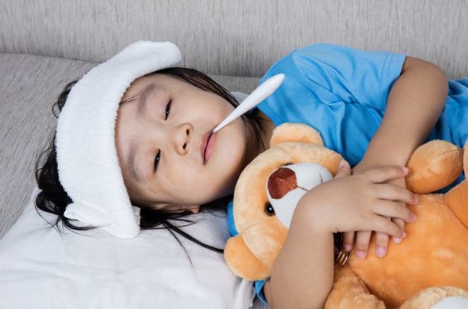 Sốt virus ở trẻ em và những lưu ý mà ba mẹ cần biết