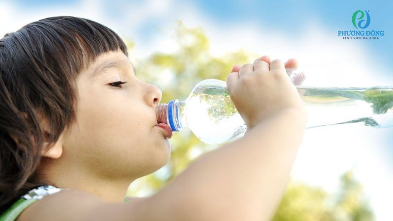 Sau tiêm phòng cúm nên bổ sung nhiều nước cho cơ thể